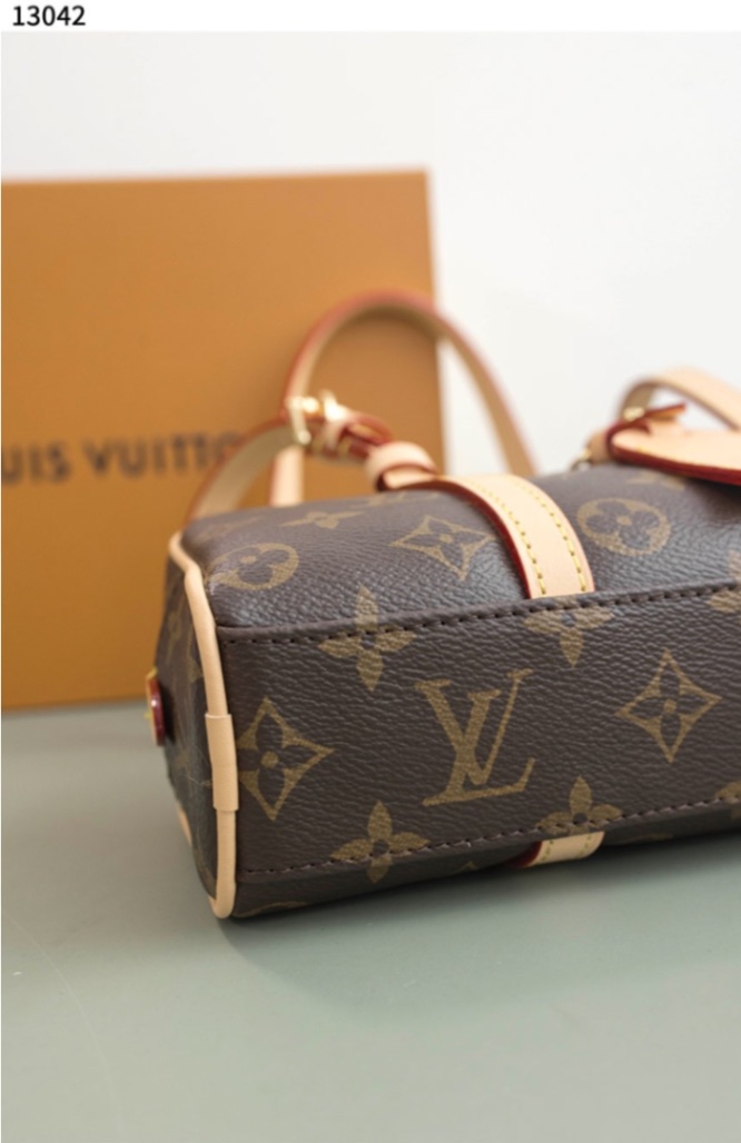루이비통 [Louis Vuitton] 행 온  모노그램 핸드백 신상입고 view 11