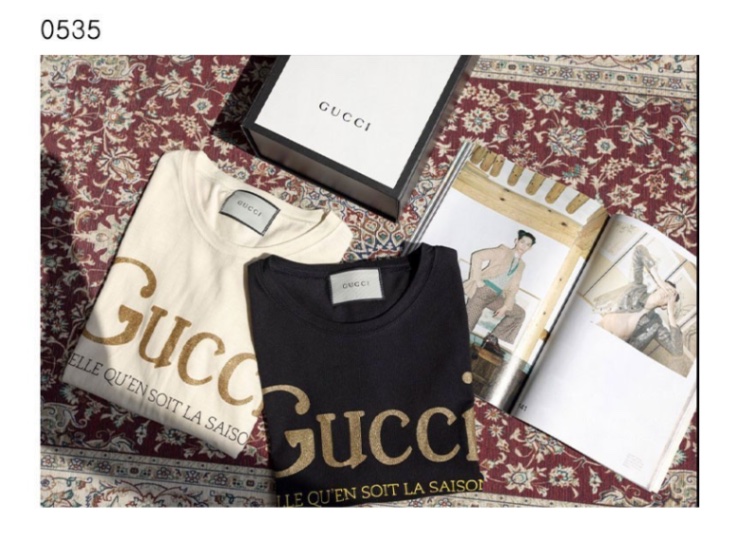 구찌 [GUCCI] 수입프리미엄급 구찌 골드 레터링 로고 남여공용 반팔 티셔츠 view 6