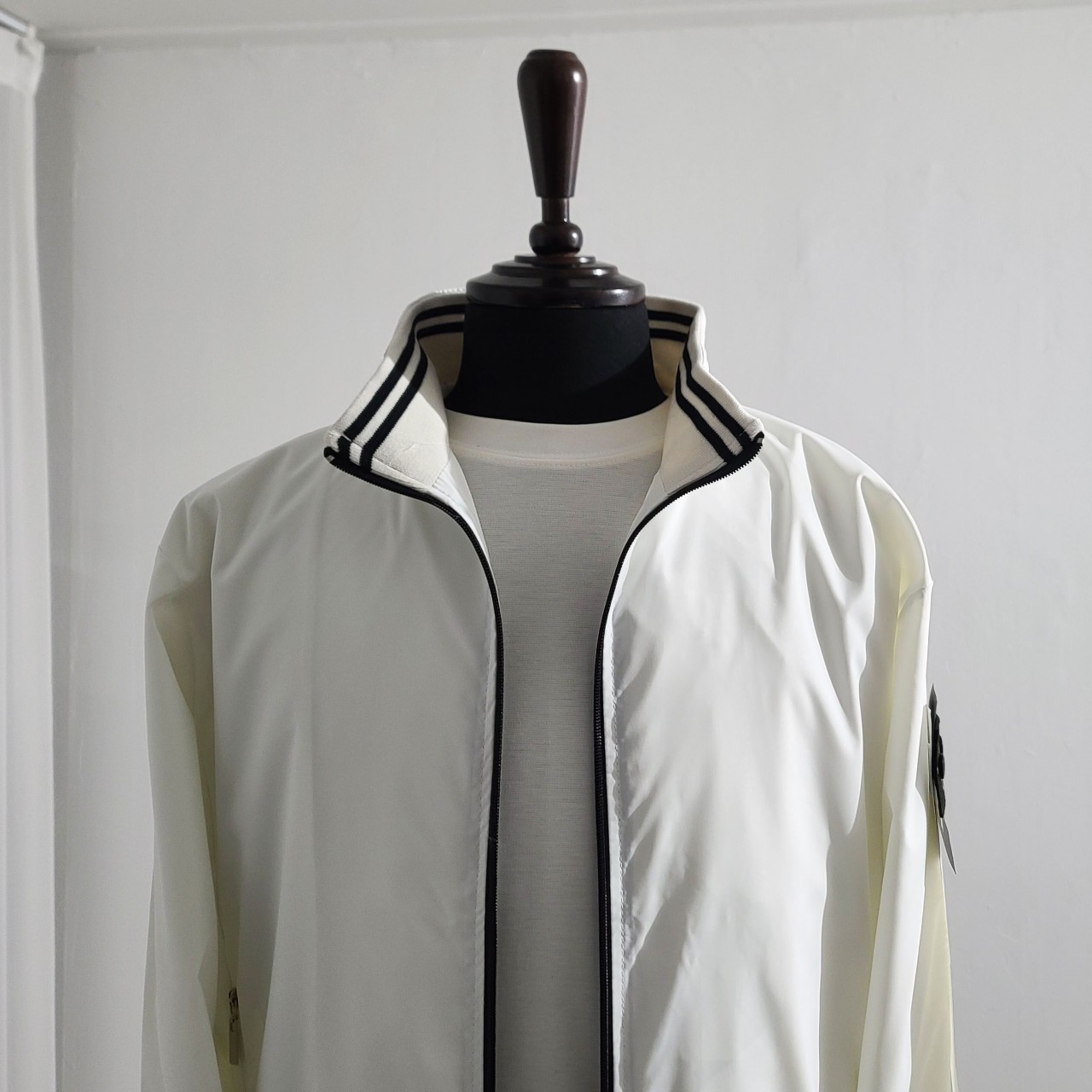 스톤 로고패치 라인 자켓 view 8