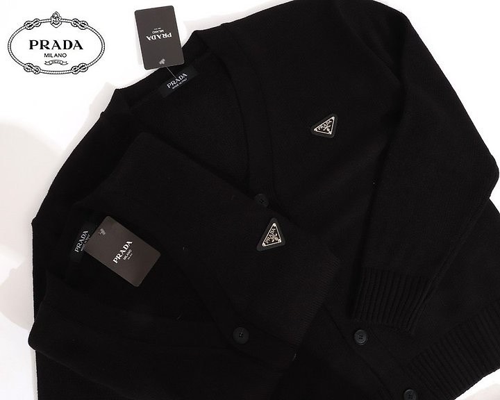 ⚪️  2025 S/S PRADA 트라이앵글 플레이트 커플가디건⚪️ view 12