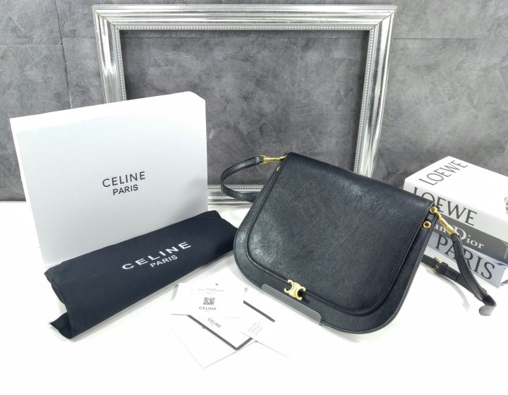 셀린느 소프트 트리옹프 베사체 - 서플 샤이니 램스킨