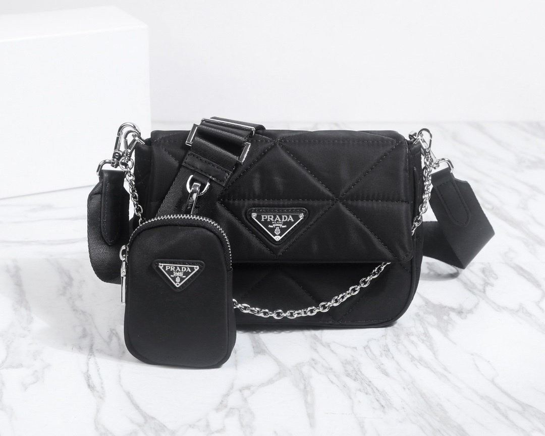 #프라다 리나일론 크로스 