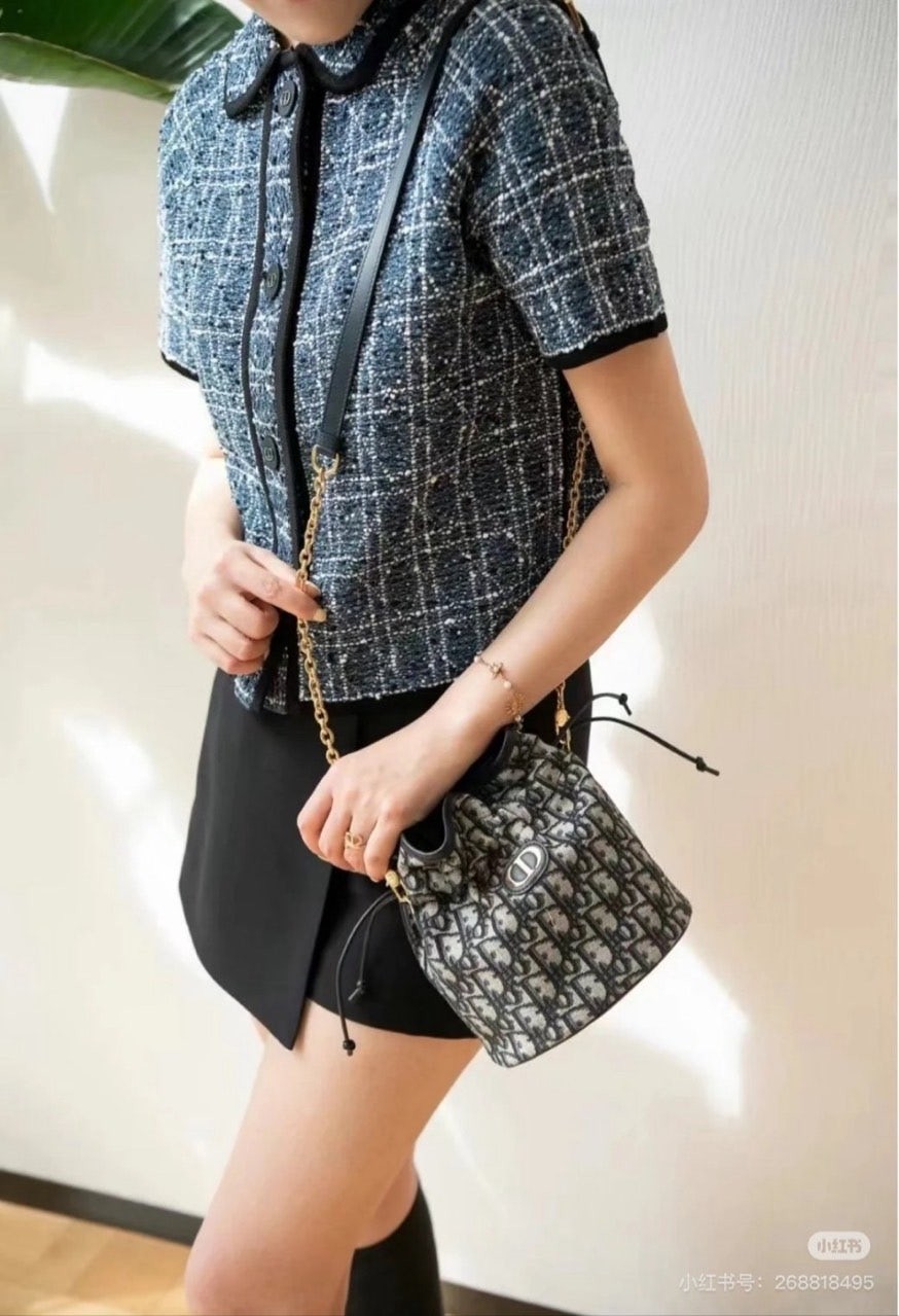 디올 드로우스트링 미니백