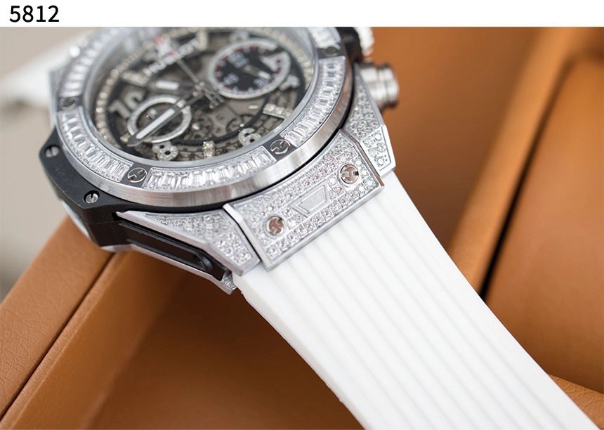 위블로 [HUBLOT] BIG BANG UNICO TITANIUM WHITE PAVÉ 신상 view 5