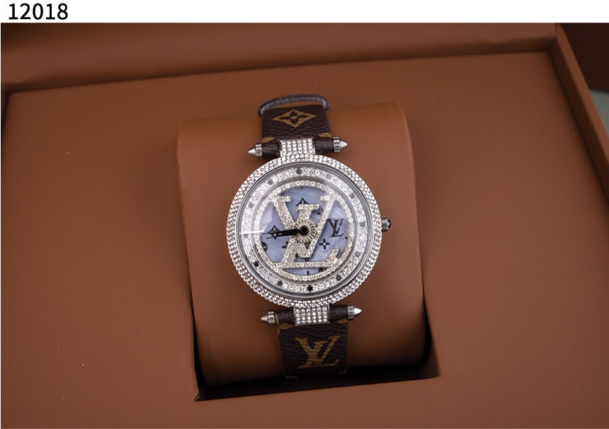 #루이비통 [Louis Vuitton] 땅부르 모노그램 다이아 워치 신상입고💢 