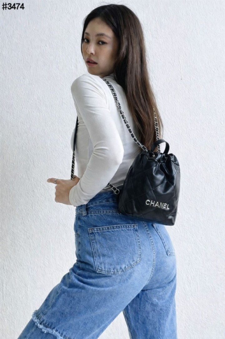 샤넬 22 스몰 백팩 실버 메탈 블랙  view 5