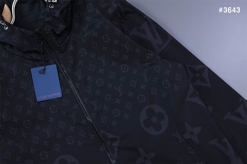  [LOUIS VUITTON] 루이비통 LV모노그램 믹스 윈드브레이커 후드 자켓  view 3