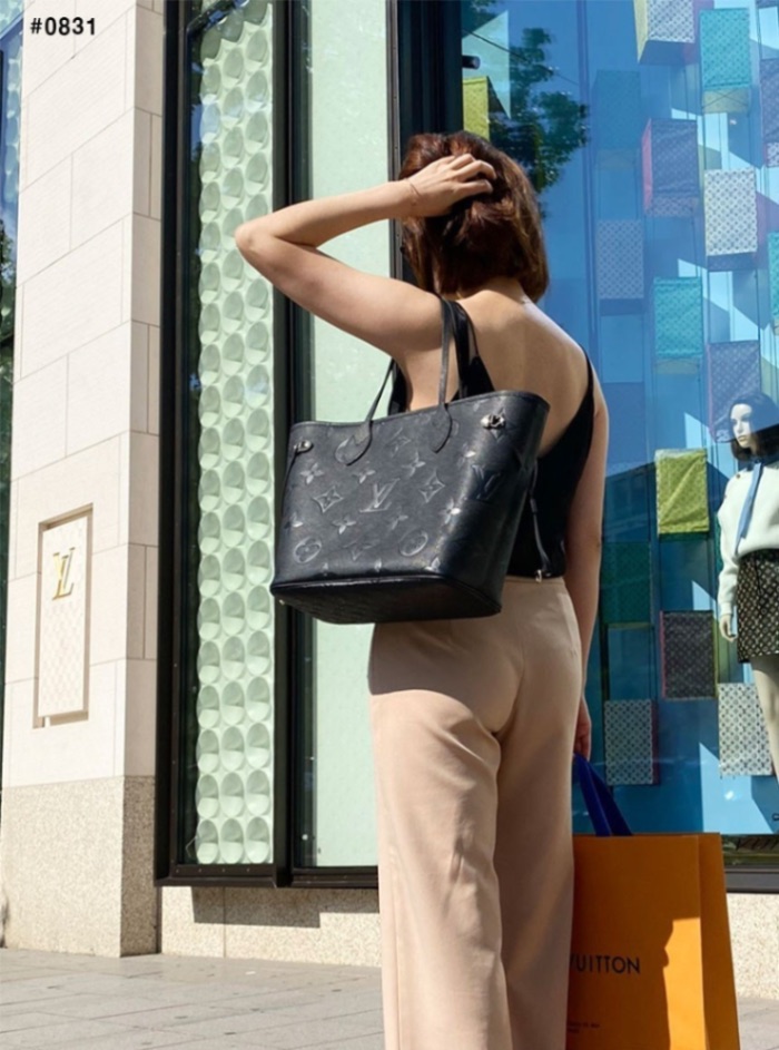 LOUIS VUITTON] 루이비통 앙프렝뜨 네버풀 MM 숄더백 view 7