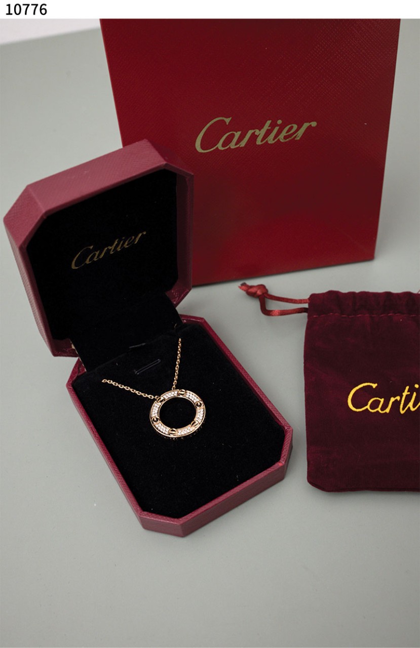 #까르띠에 [CARTIER] 까르띠에 LOVE 펜던트 네크리스 신상입고💢