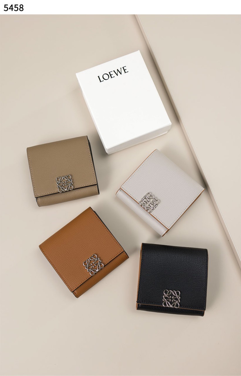 #로에베 [LOEWE] 수입프리미엄급 애너그램 트라이폴드 지갑 신상 입고