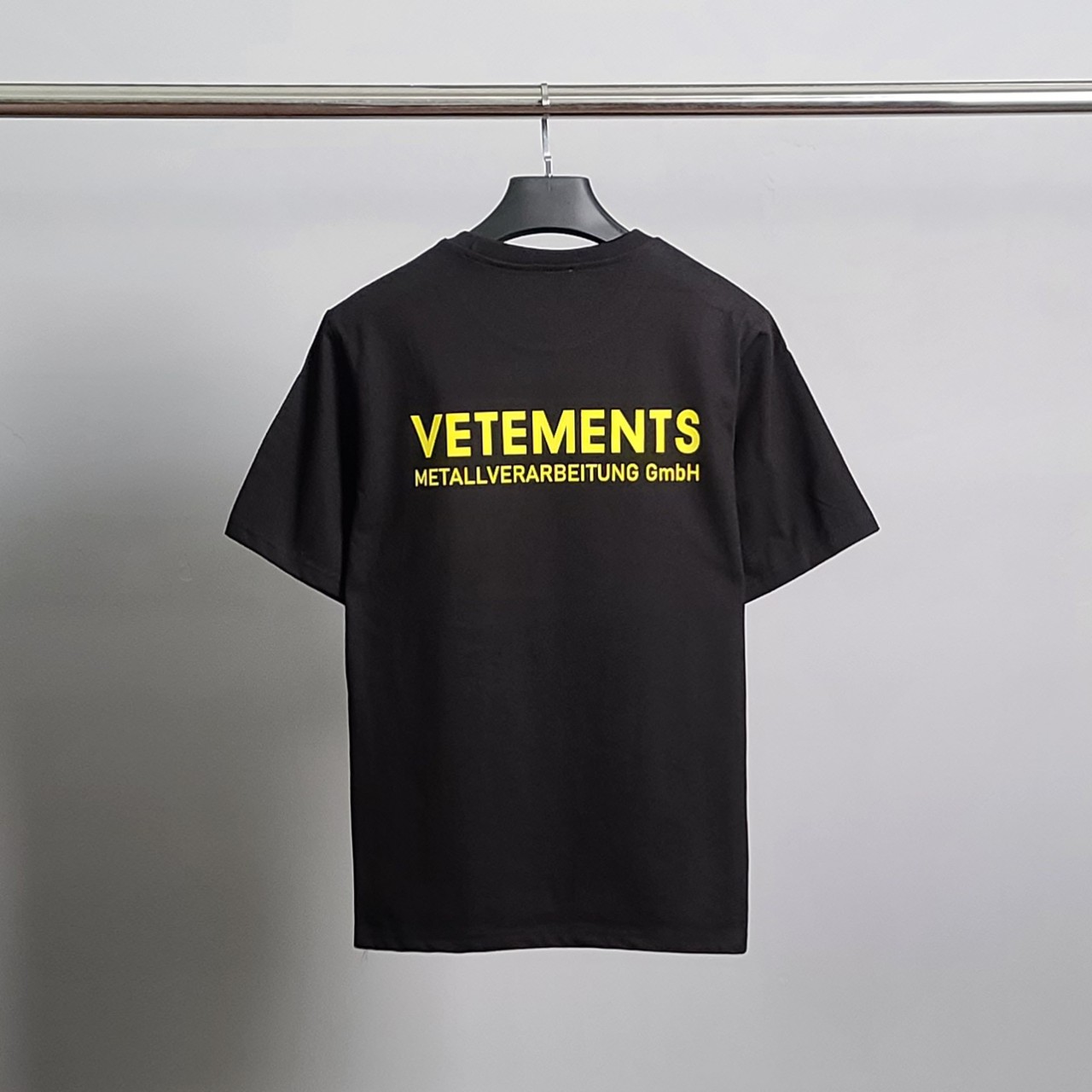 보테가 메탈로고 코튼 반팔티 view 2