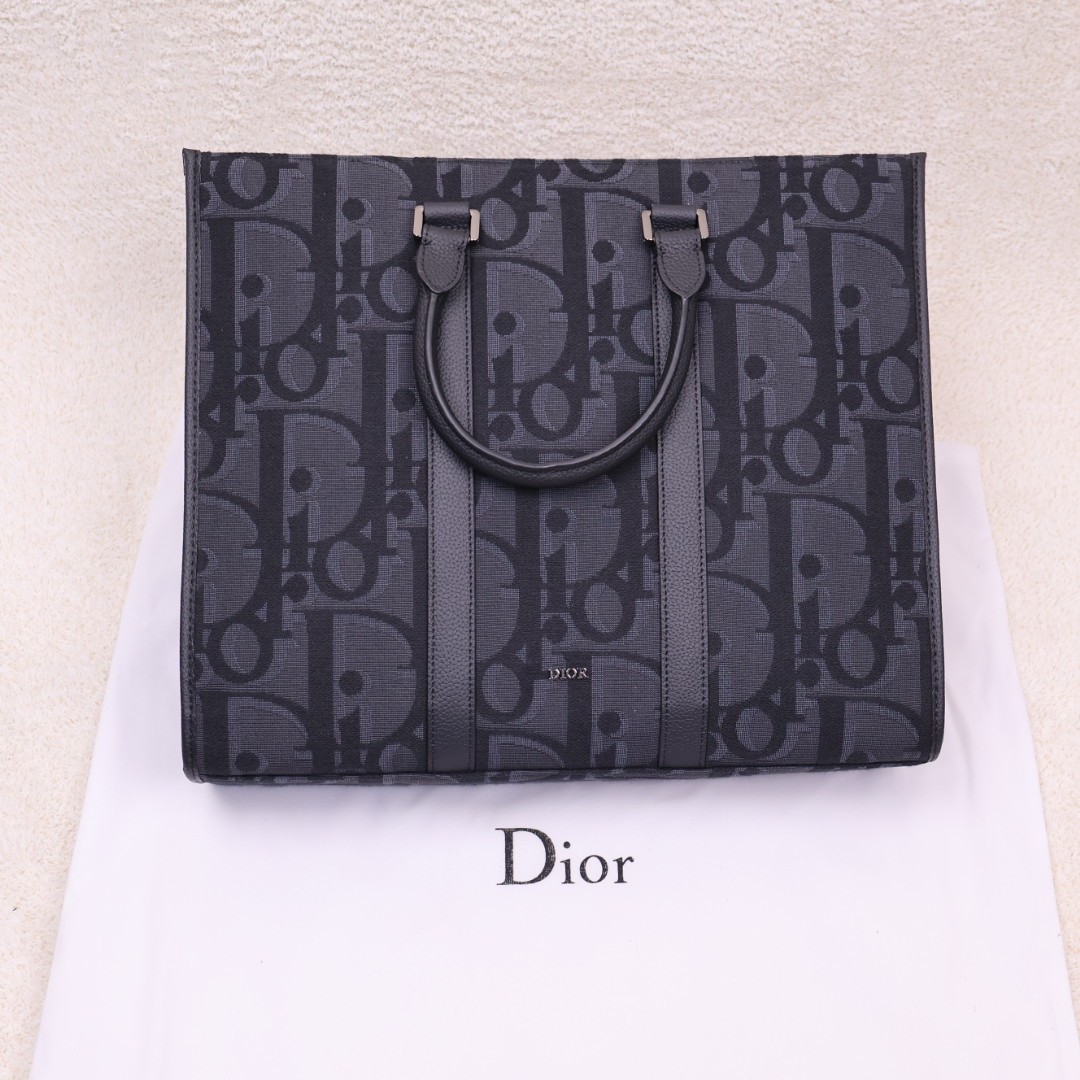 디올 이스트 웨스트 토트백 맥시 오블리크 자카드 블랙 