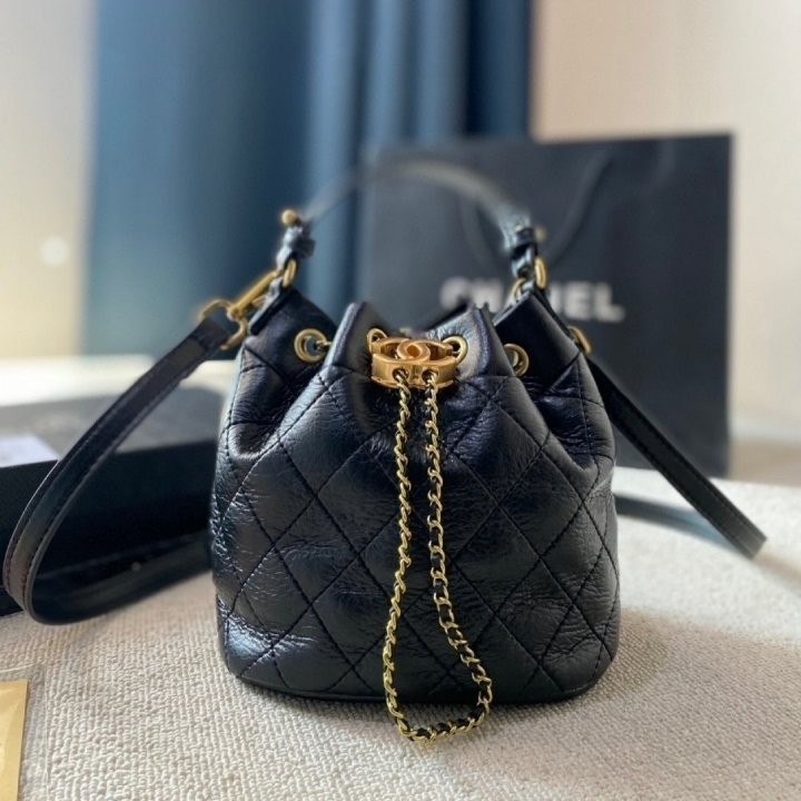 샤넬 드로우스트링 버킷 