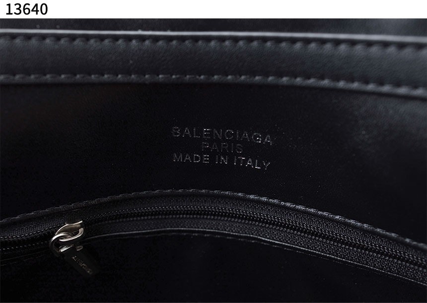 발렌시아가 [BALENCIAGA] 여성 로데오 그레인드 카프스킨 핸드백 view 10