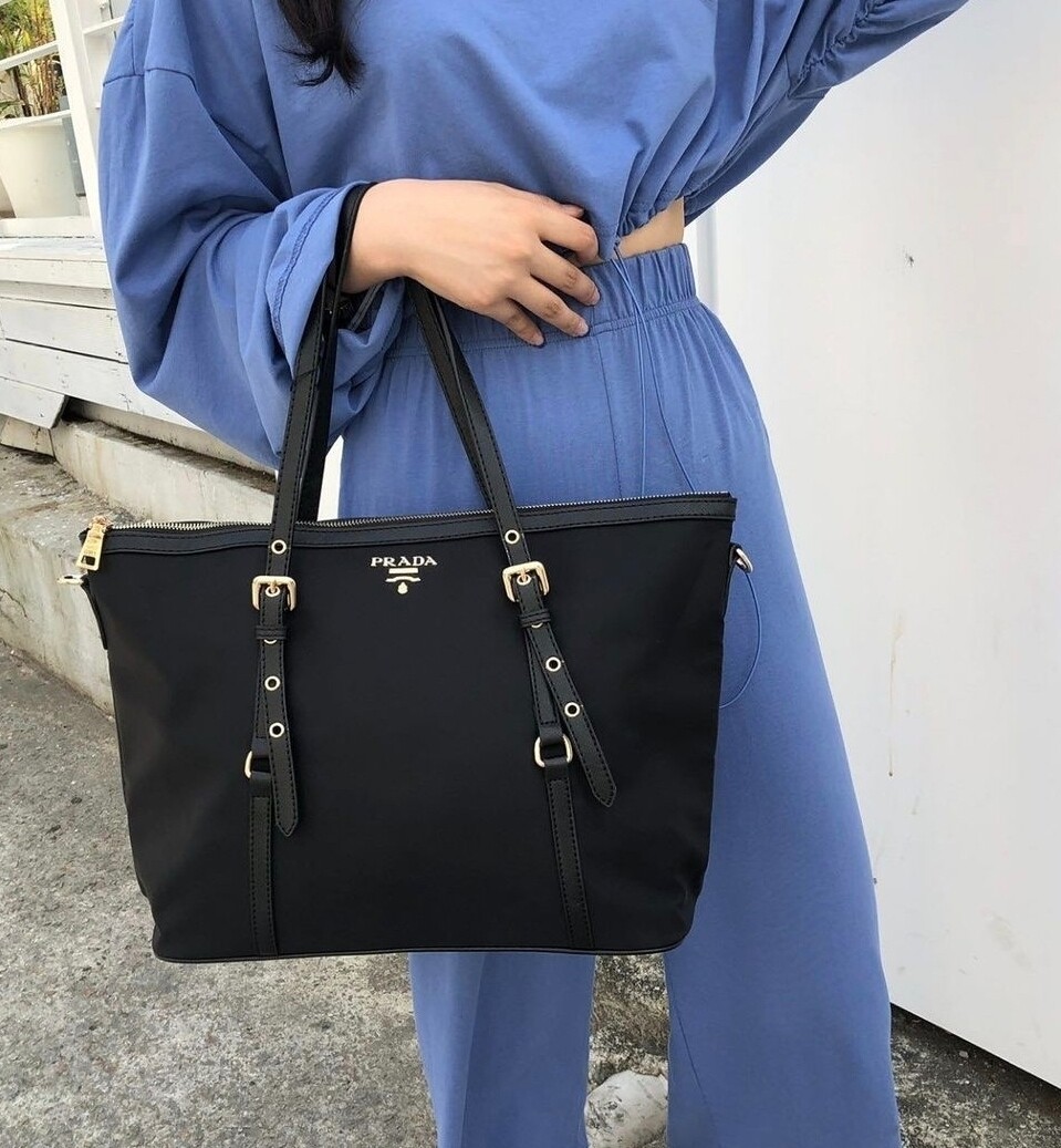 프라다  Prada 포코노 쇼퍼백