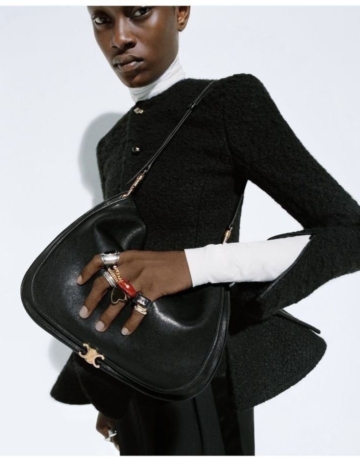 셀린느 소프트 베사체